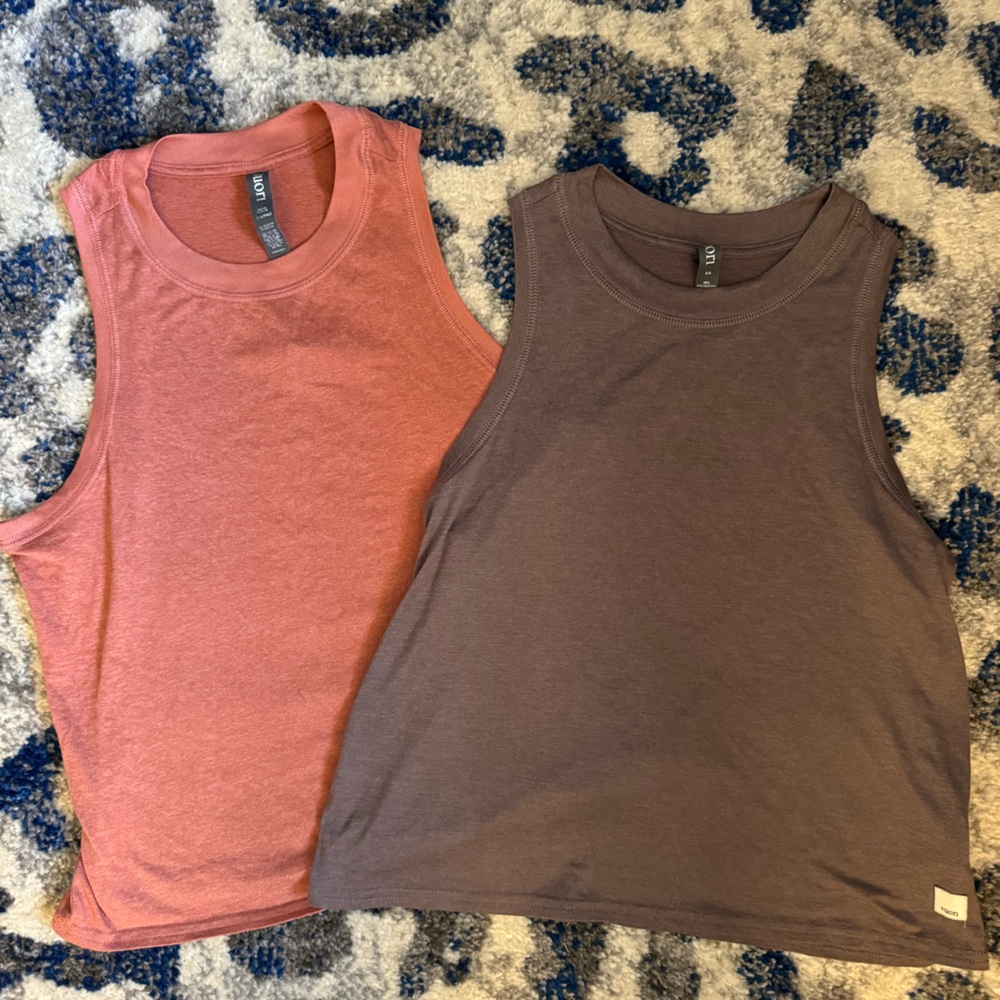 2 Vuori Energy Sleeveless Workout Tops - warm. Terracotta and Plum. XS